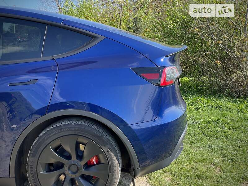 Позашляховик / Кросовер Tesla Model Y 2023 в Івано-Франківську
