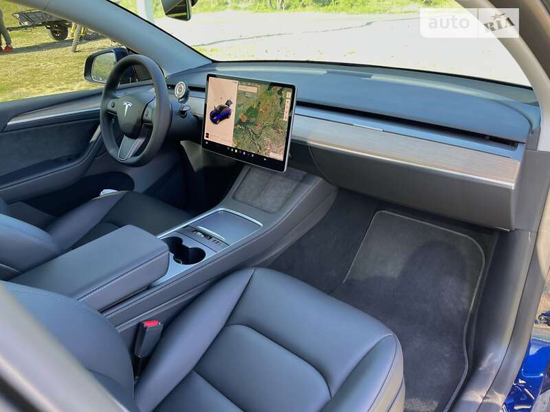 Позашляховик / Кросовер Tesla Model Y 2023 в Івано-Франківську