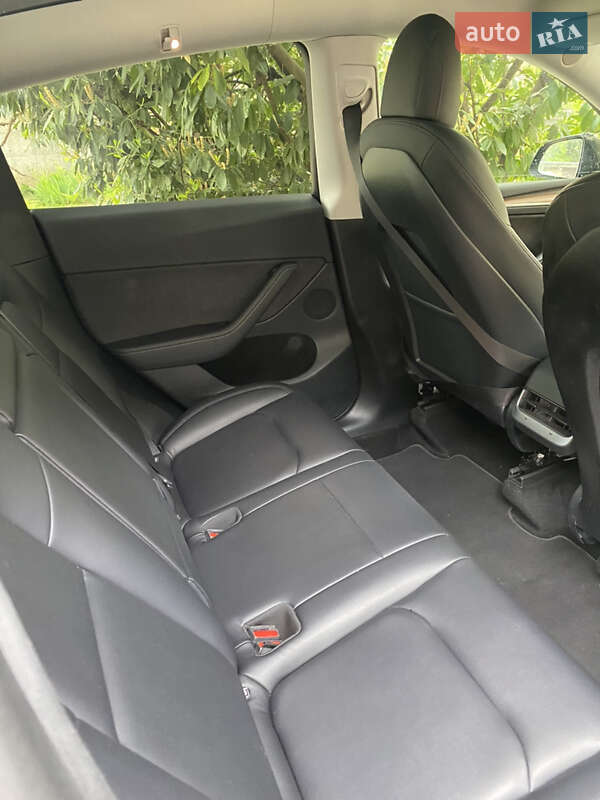 Внедорожник / Кроссовер Tesla Model Y 2022 в Ужгороде