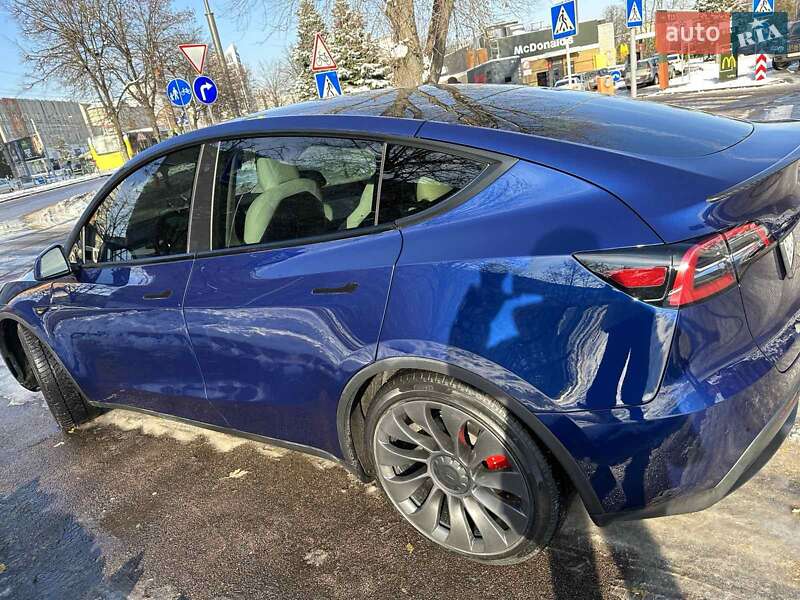 Внедорожник / Кроссовер Tesla Model Y 2022 в Львове