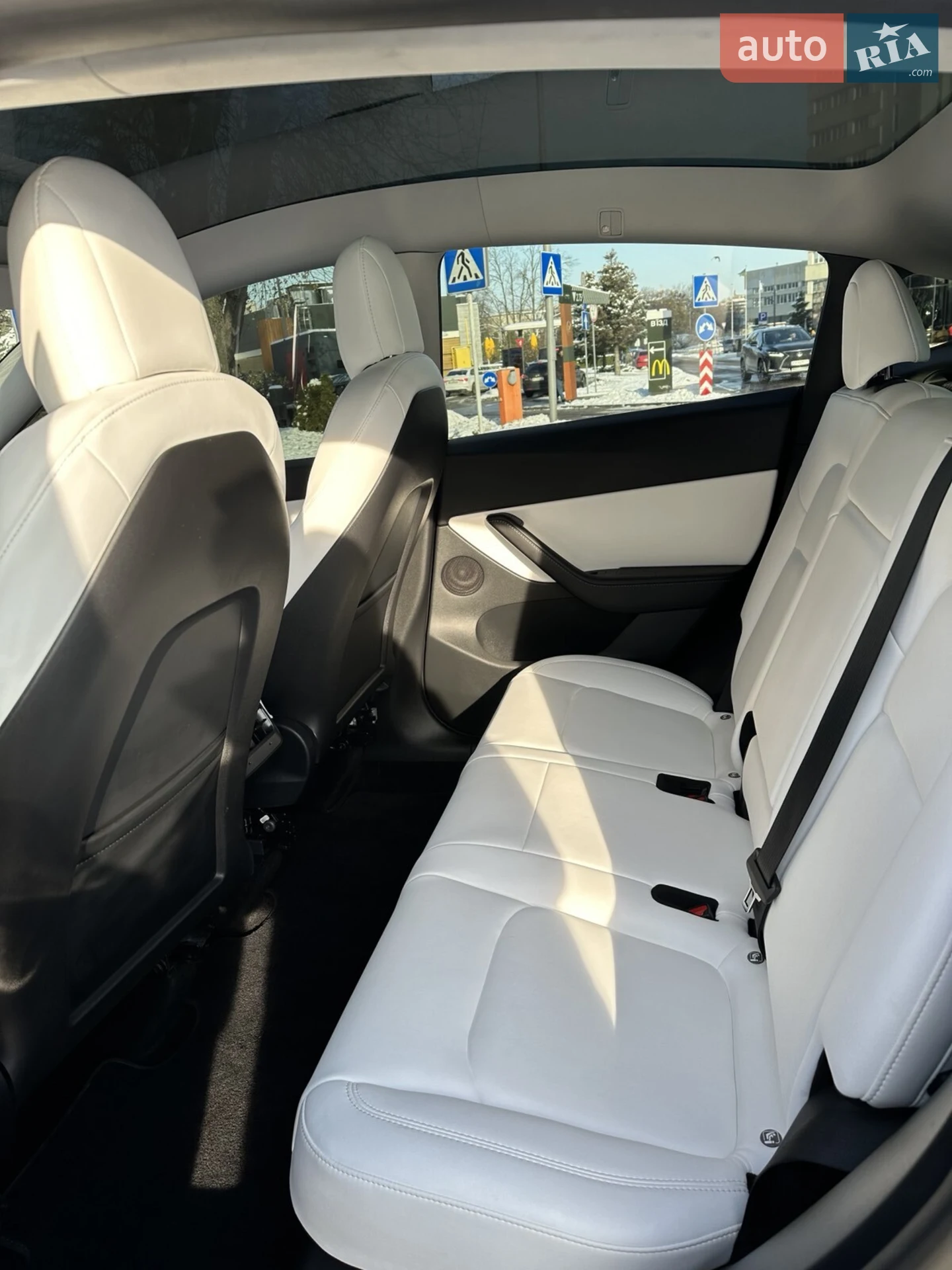 2022 Tesla Model Y - мініатюра 10