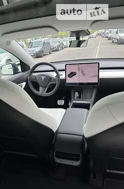 Позашляховик / Кросовер Tesla Model Y 2021 в 