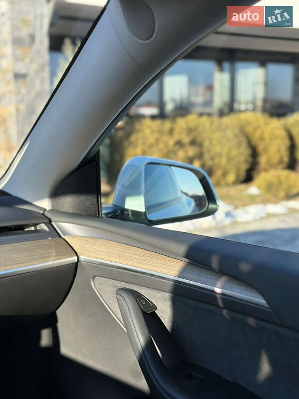 Внедорожник / Кроссовер Tesla Model Y 2022 в Мукачево