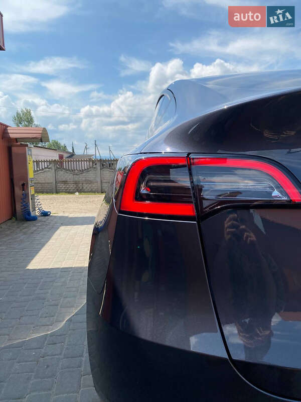 Внедорожник / Кроссовер Tesla Model Y 2021 в Косове