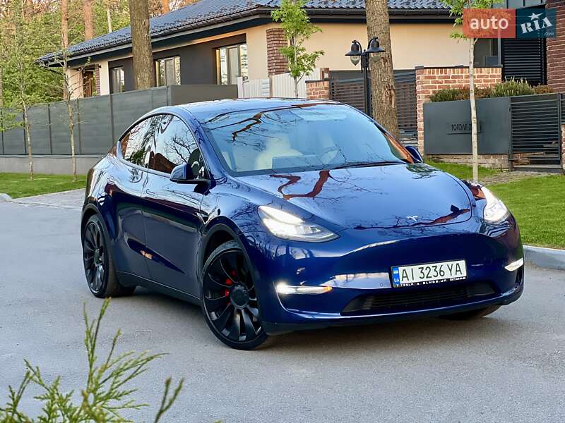 Позашляховик / Кросовер Tesla Model Y 2020 в Києві