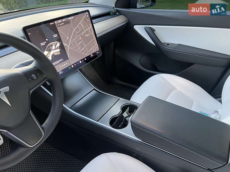 Позашляховик / Кросовер Tesla Model Y 2020 в Києві