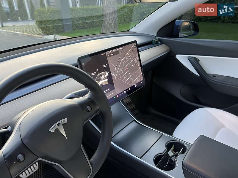 Позашляховик / Кросовер Tesla Model Y 2020 в Києві
