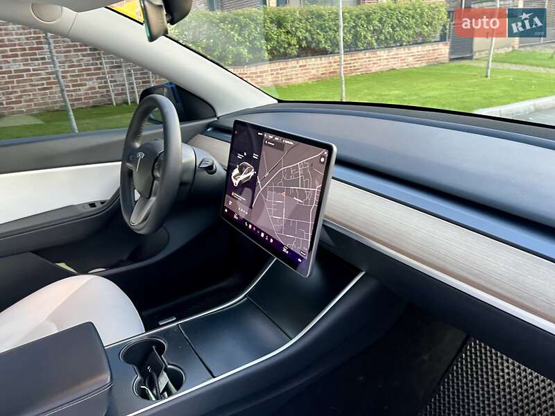 Позашляховик / Кросовер Tesla Model Y 2020 в Києві