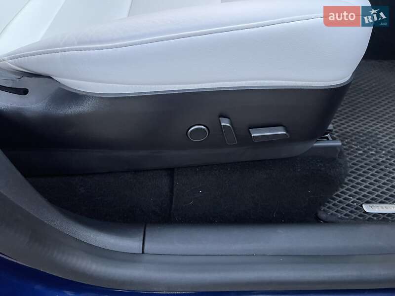 Позашляховик / Кросовер Tesla Model Y 2020 в Києві