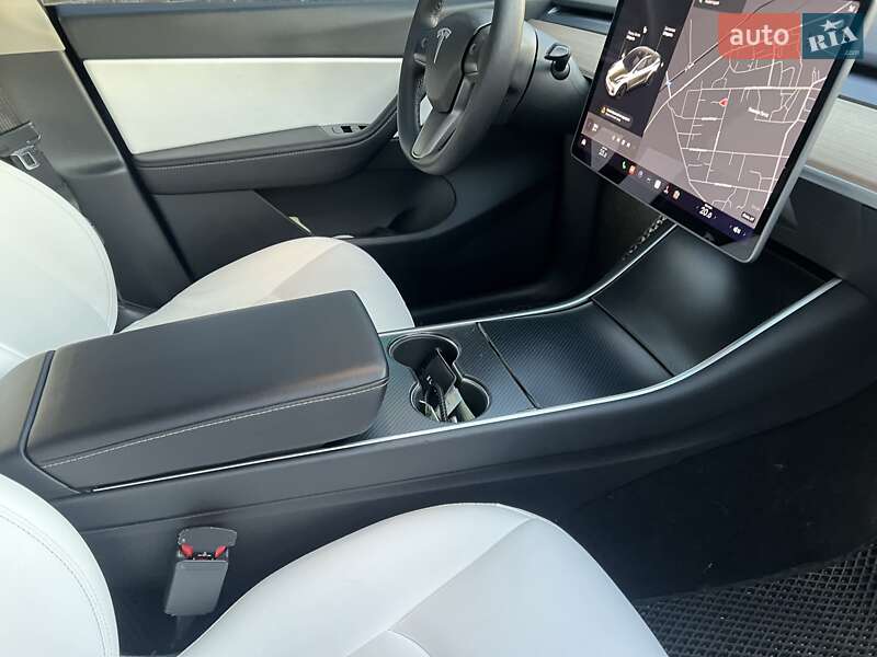 Позашляховик / Кросовер Tesla Model Y 2020 в Києві