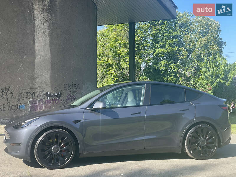 Внедорожник / Кроссовер Tesla Model Y 2022 в Киеве