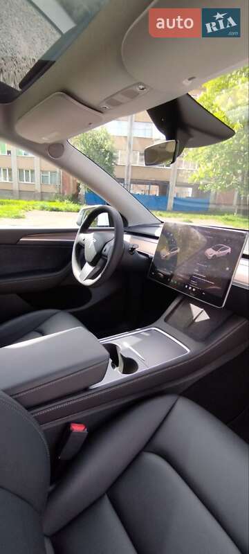 Внедорожник / Кроссовер Tesla Model Y 2023 в Львове