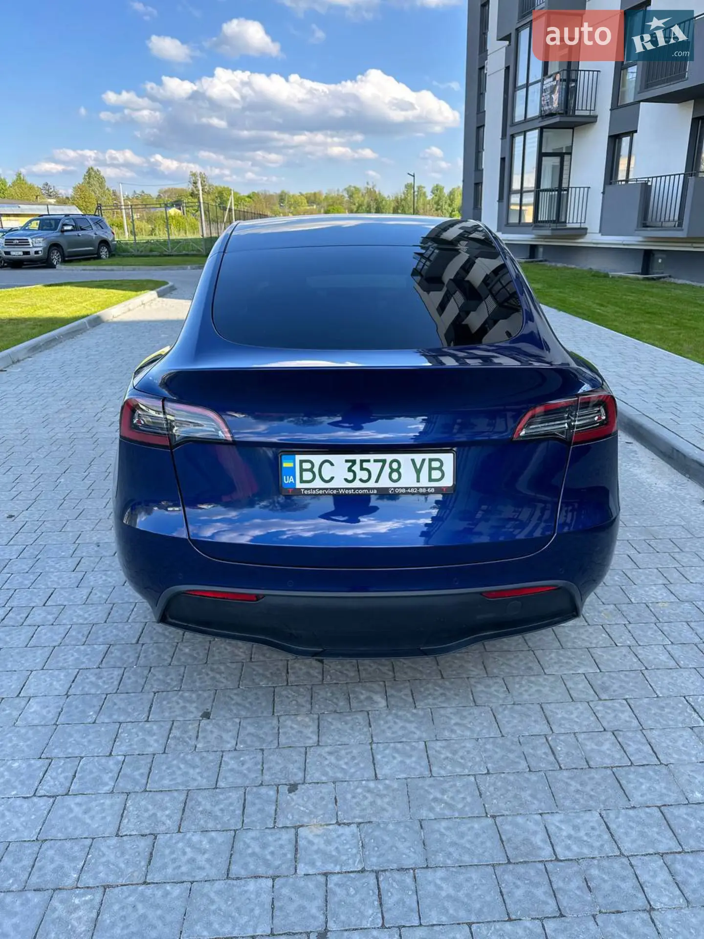 2022 Tesla Model Y - мініатюра 4