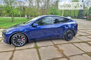 Внедорожник / Кроссовер Tesla Model Y 2022 в Киеве