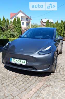 Внедорожник / Кроссовер Tesla Model Y 2021 в Ровно