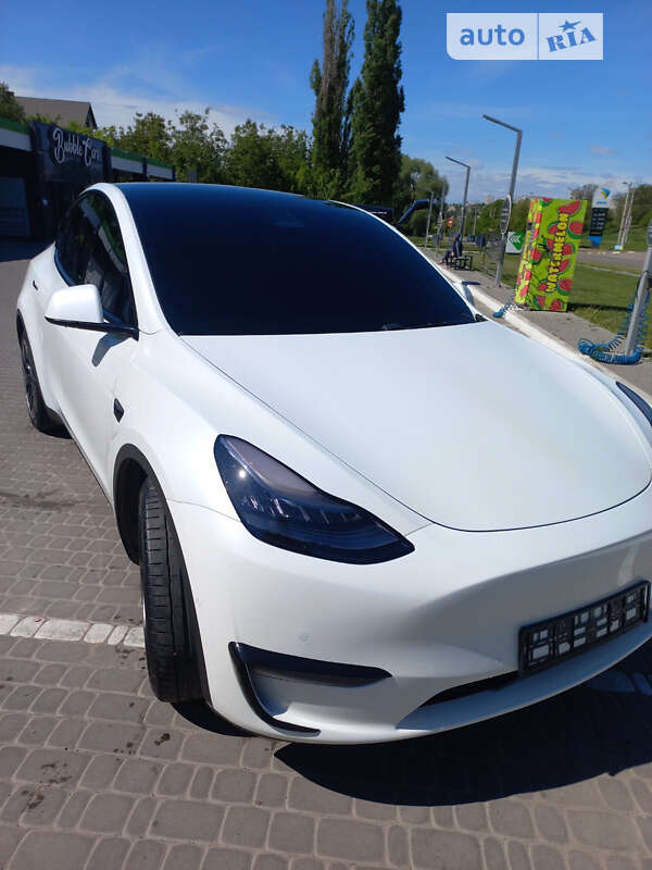 Внедорожник / Кроссовер Tesla Model Y 2020 в Киеве