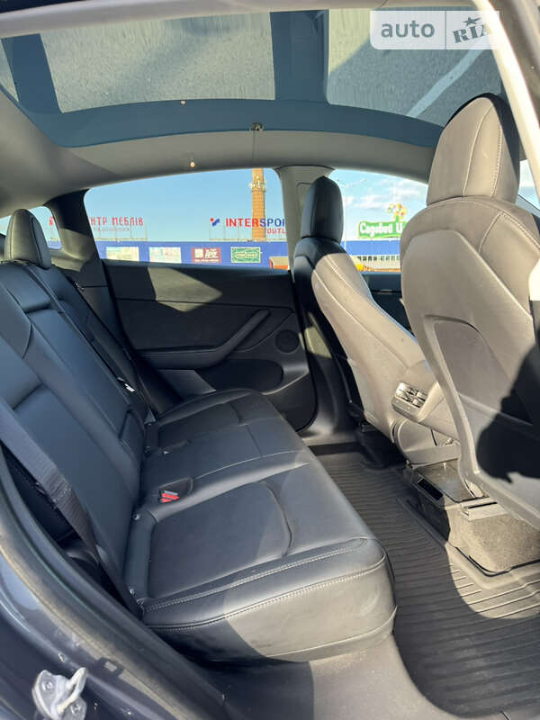 Позашляховик / Кросовер Tesla Model Y 2021 в Львові