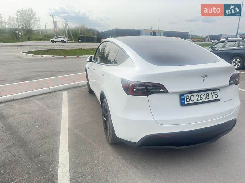 Позашляховик / Кросовер Tesla Model Y 2021 в Львові