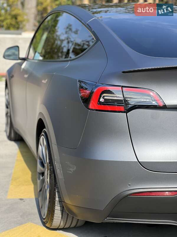 Внедорожник / Кроссовер Tesla Model Y 2022 в Киеве