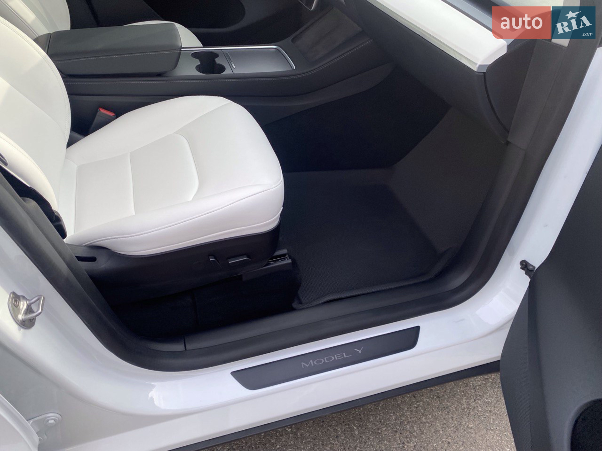2022 Tesla Model Y - мініатюра 21