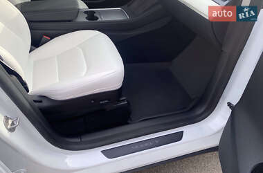 Внедорожник / Кроссовер Tesla Model Y 2022 в 