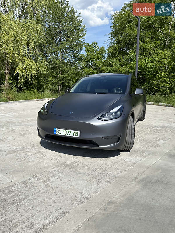 Tesla Model Y 2023