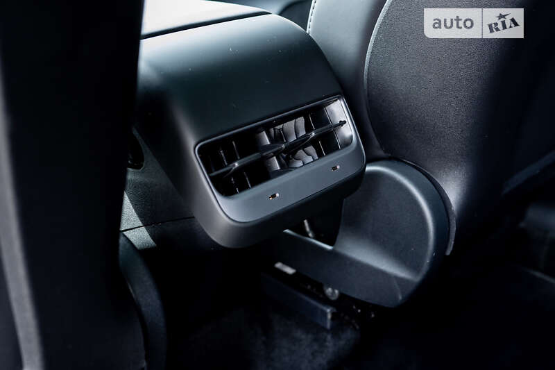 Внедорожник / Кроссовер Tesla Model Y 2022 в Киеве