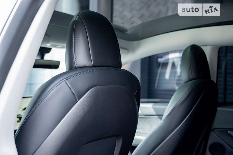 Внедорожник / Кроссовер Tesla Model Y 2022 в Киеве