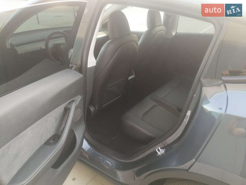 Внедорожник / Кроссовер Tesla Model Y 2023 в Львове