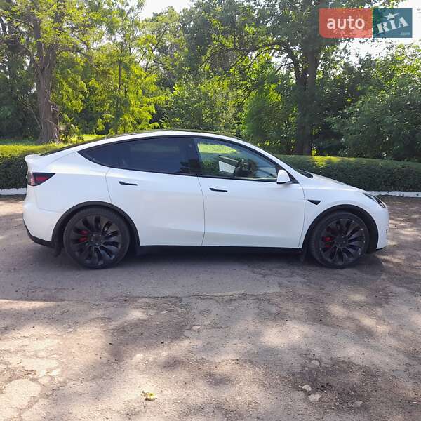 Позашляховик / Кросовер Tesla Model Y 2022 в Смілі фото 3 Позашляховик / Кросовер Tesla Model Y 2022 в Смілі