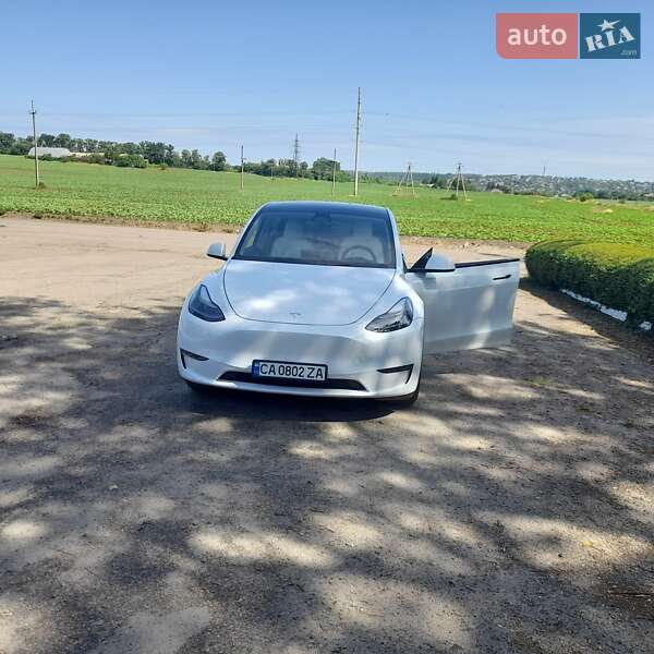 Позашляховик / Кросовер Tesla Model Y 2022 в Смілі фото 4 Позашляховик / Кросовер Tesla Model Y 2022 в Смілі