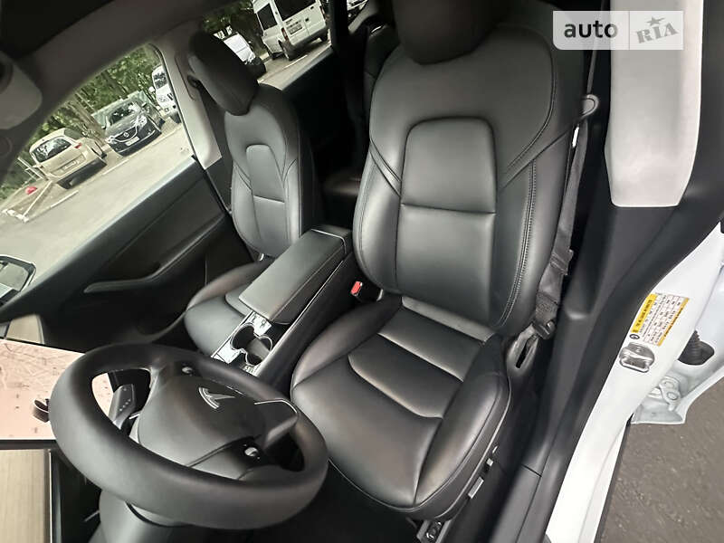 Позашляховик / Кросовер Tesla Model Y 2021 в Харкові