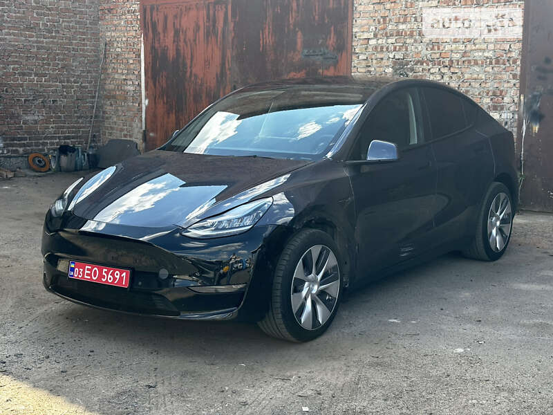 Позашляховик / Кросовер Tesla Model Y 2021 в Луцьку