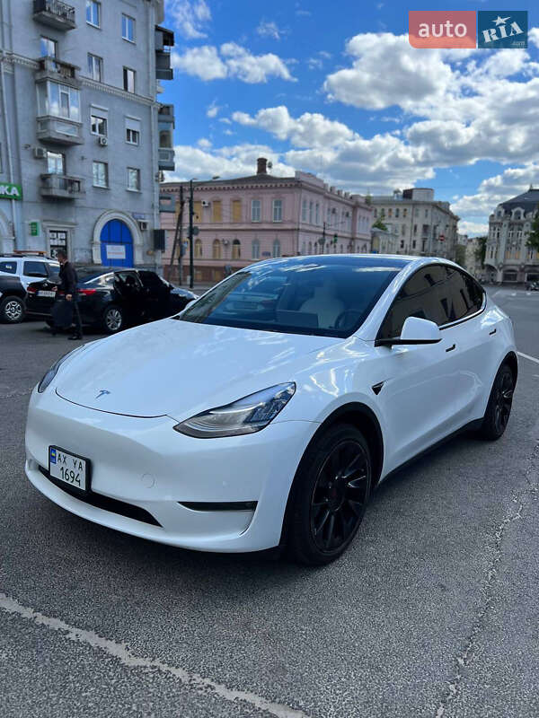 Tesla Model Y 2021