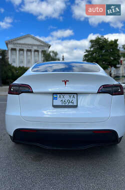 Внедорожник / Кроссовер Tesla Model Y 2021 в 