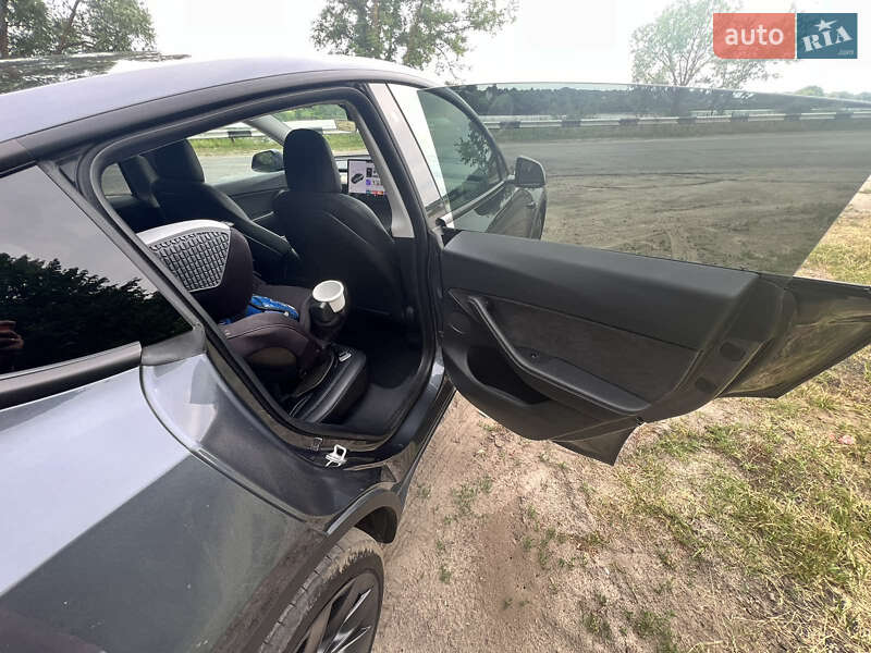 Внедорожник / Кроссовер Tesla Model Y 2021 в Киеве