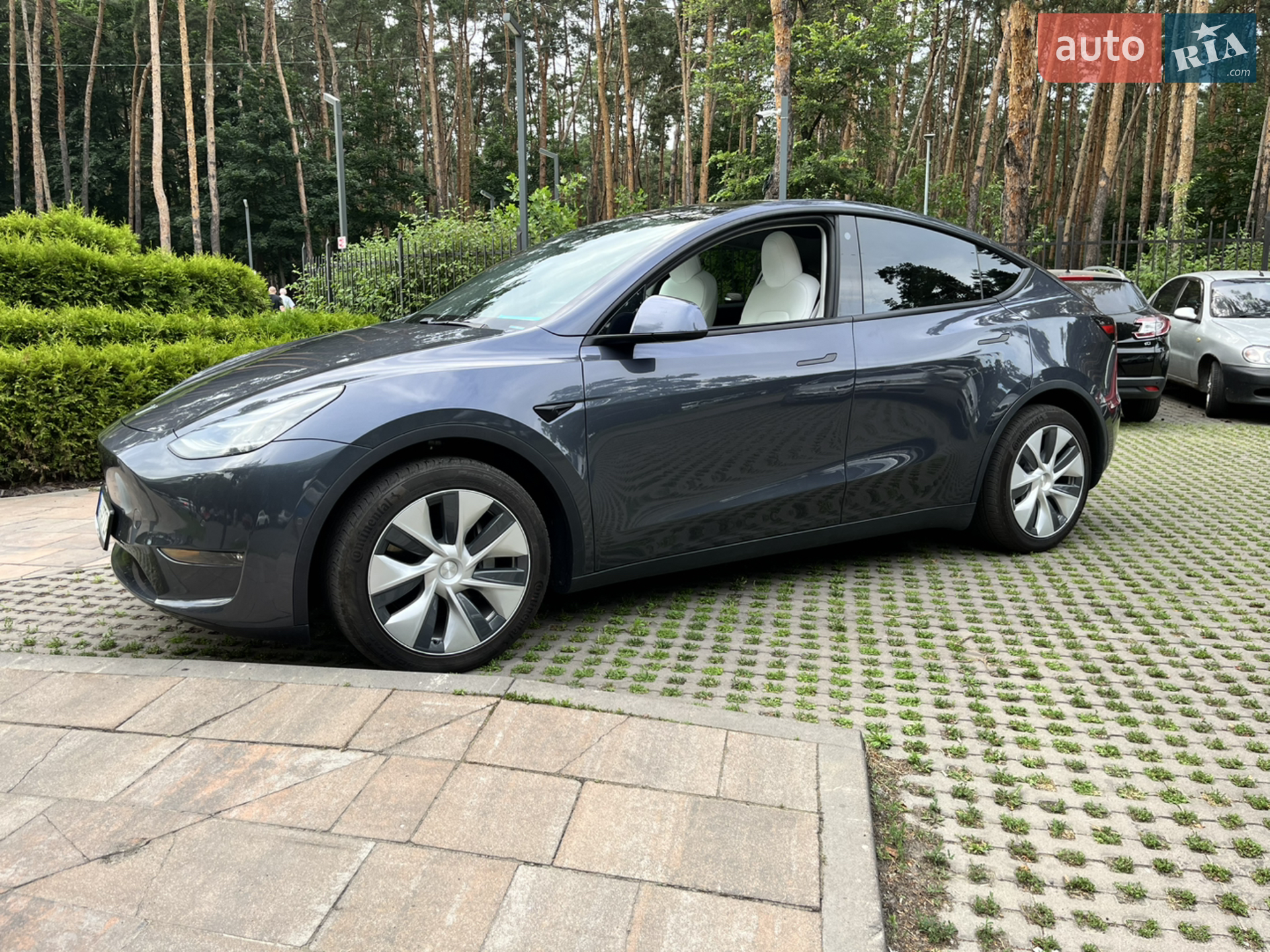 2021 Tesla Model Y - мініатюра 3