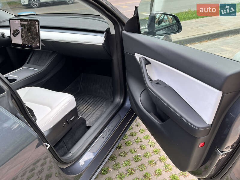 Позашляховик / Кросовер Tesla Model Y 2021 в Києві