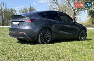 Внедорожник / Кроссовер Tesla Model Y 2022 в 