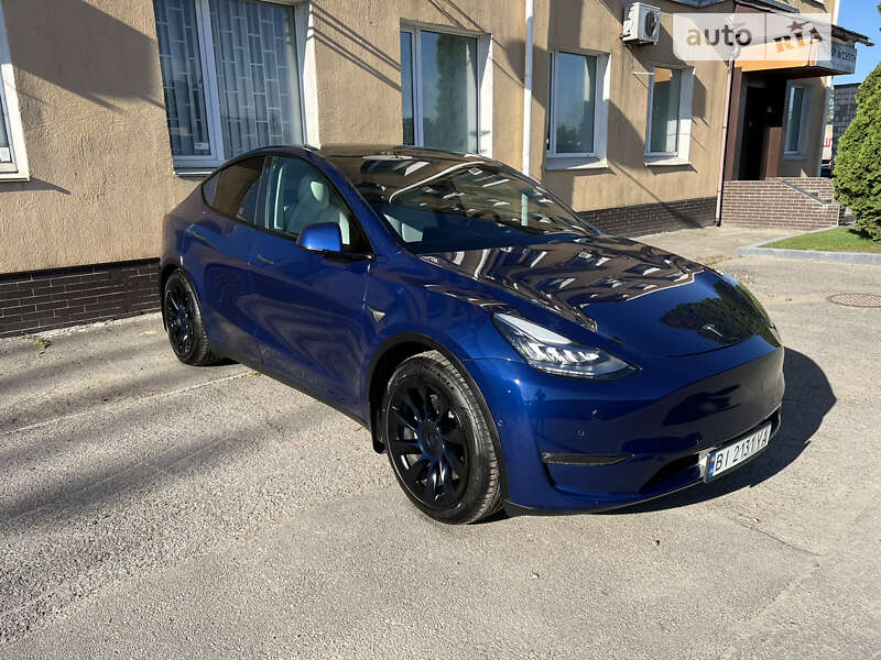 Внедорожник / Кроссовер Tesla Model Y 2021 в Киеве