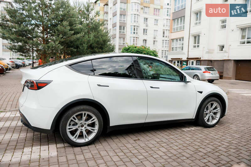 Tesla Model Y 2022
