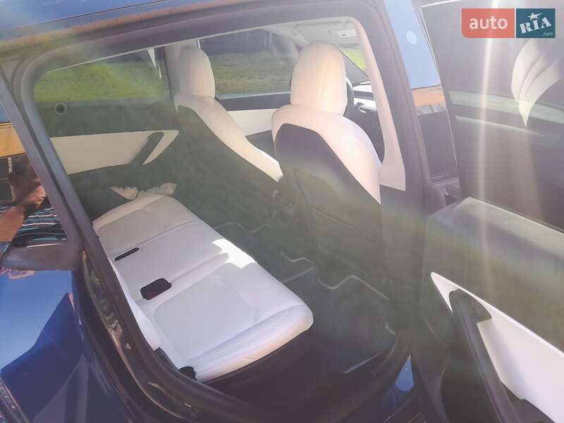 Внедорожник / Кроссовер Tesla Model Y 2022 в Киеве