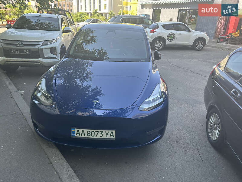 Внедорожник / Кроссовер Tesla Model Y 2022 в Киеве