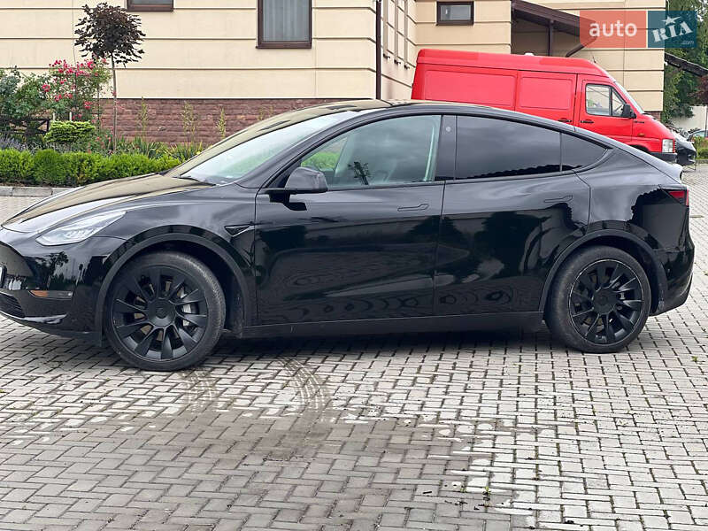 Позашляховик / Кросовер Tesla Model Y 2021 в Золочеві