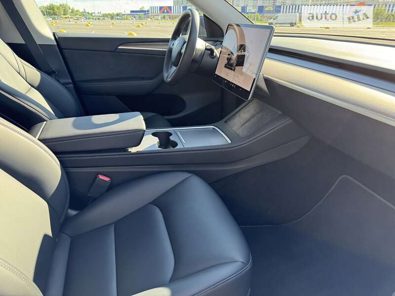 Внедорожник / Кроссовер Tesla Model Y 2022 в Киеве