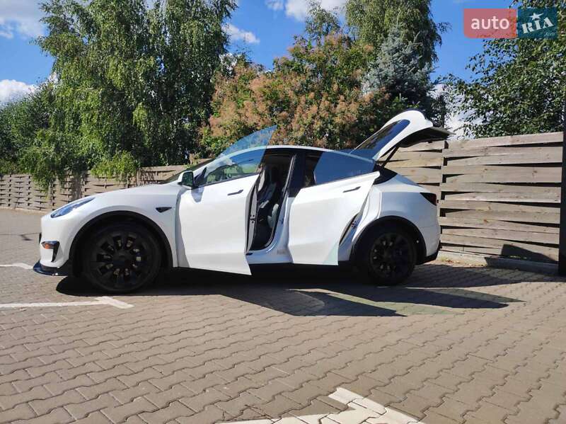 Внедорожник / Кроссовер Tesla Model Y 2020 в Киеве