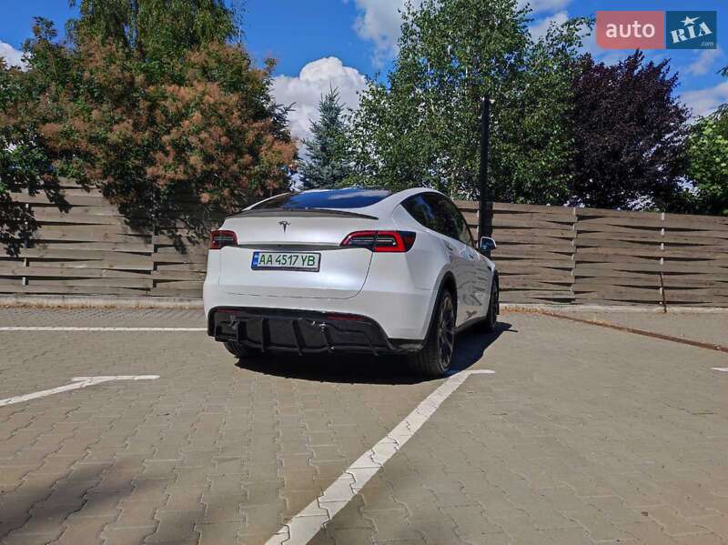 Внедорожник / Кроссовер Tesla Model Y 2020 в Киеве