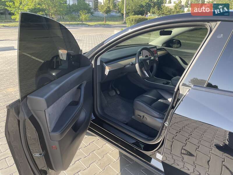Позашляховик / Кросовер Tesla Model Y 2020 в Кам'янському