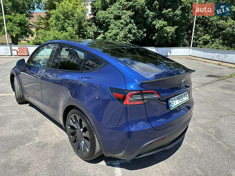 Внедорожник / Кроссовер Tesla Model Y 2023 в Полтаве