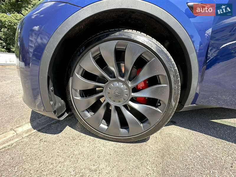 Внедорожник / Кроссовер Tesla Model Y 2023 в Полтаве